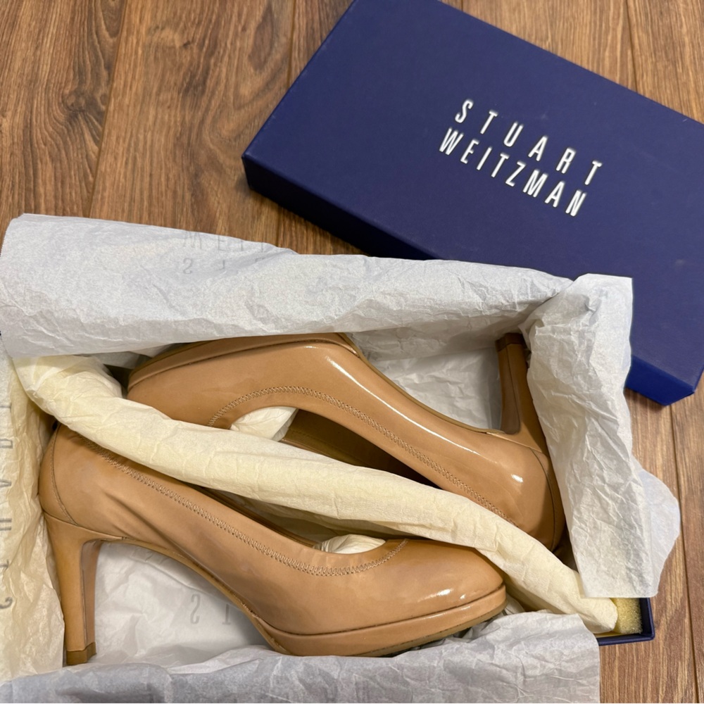 Stuart Weitzman Tan Patent Leather Heels
